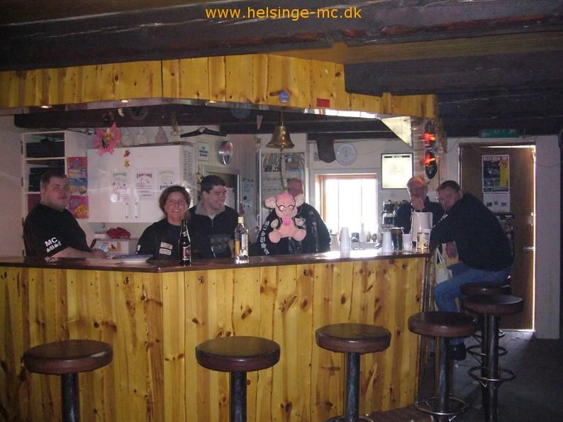 300406 221722 frokost ved mc susaa